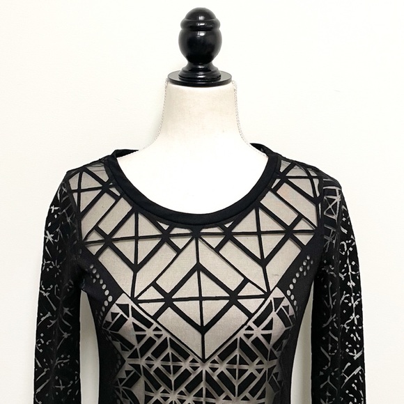 Nicole Miller Sheer Mesh Geometric Long Sleeve Top - Picture 3 of 10
